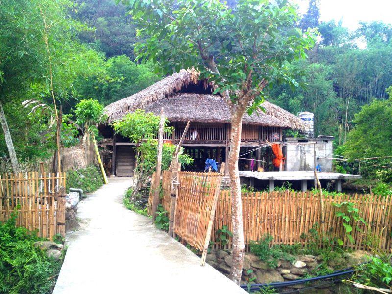 Thon Tha Tay Stilt House Apartment Ha Giang Luaran gambar
